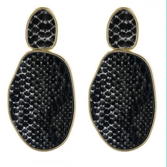 Black snake Print Earrings  - Picture 1 of 3